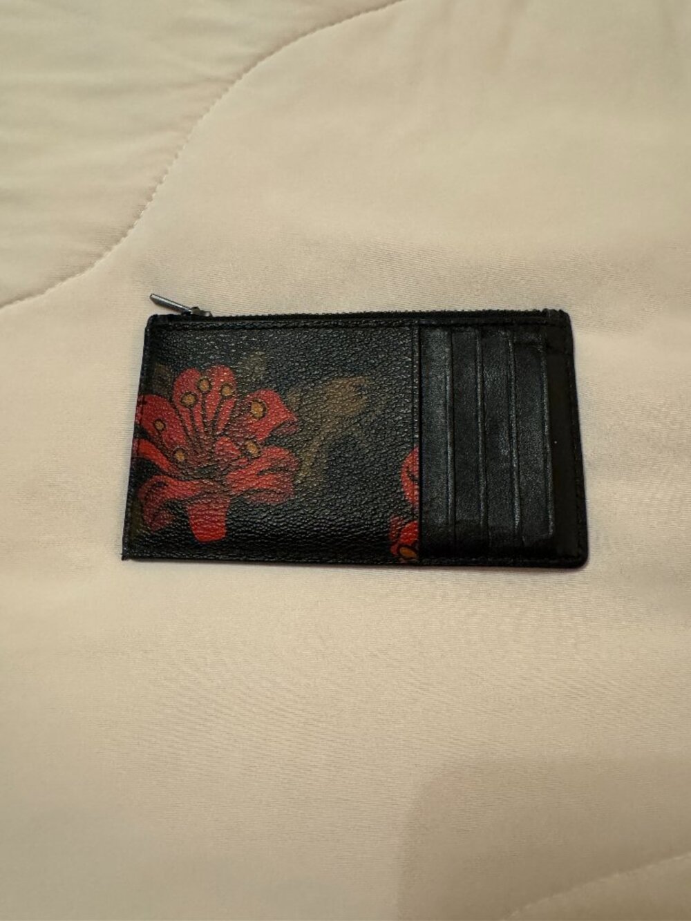 Coach Zip Card Case in Floral Hawaiian Print (F29270)